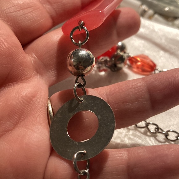 Beautiful watermelon and silver beaded necklace , mod style. - Picture 5 of 5